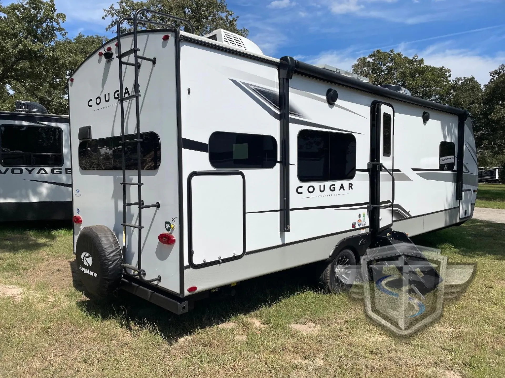 2025 Keystone Cougar Half-Ton East 25MLE - Photo 3