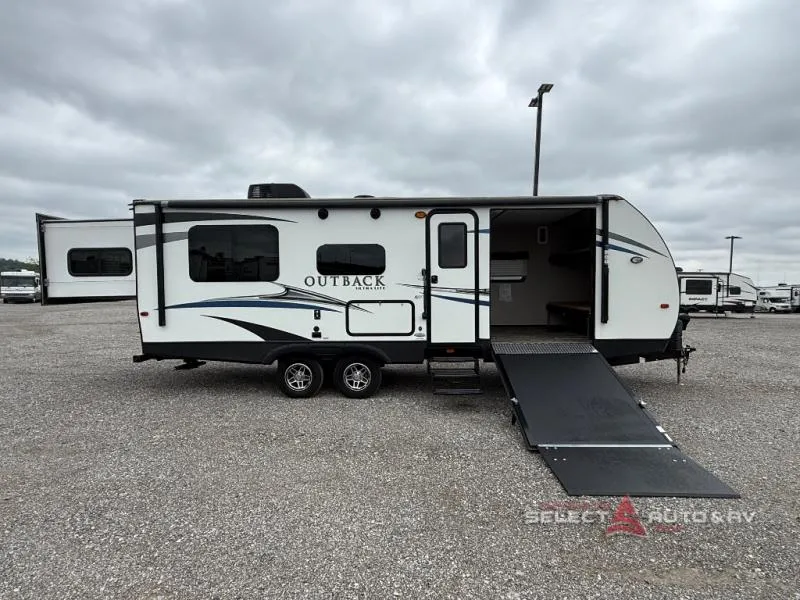 2018 Keystone Outback Ultra-Lite 240URS - Photo 2