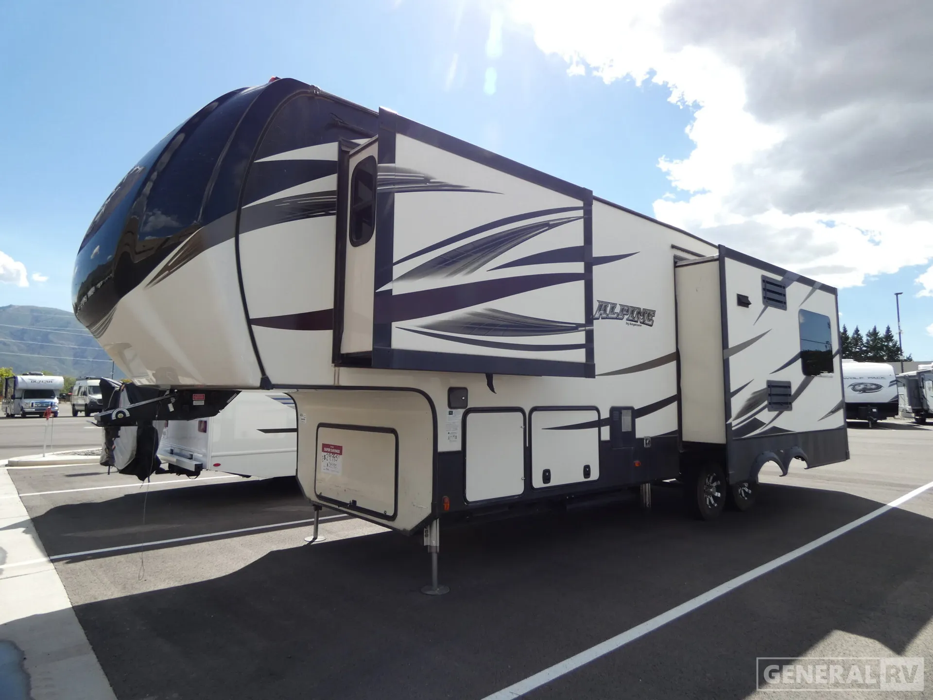 2016 Keystone Alpine 3100RL dealer photo 5 from General RV