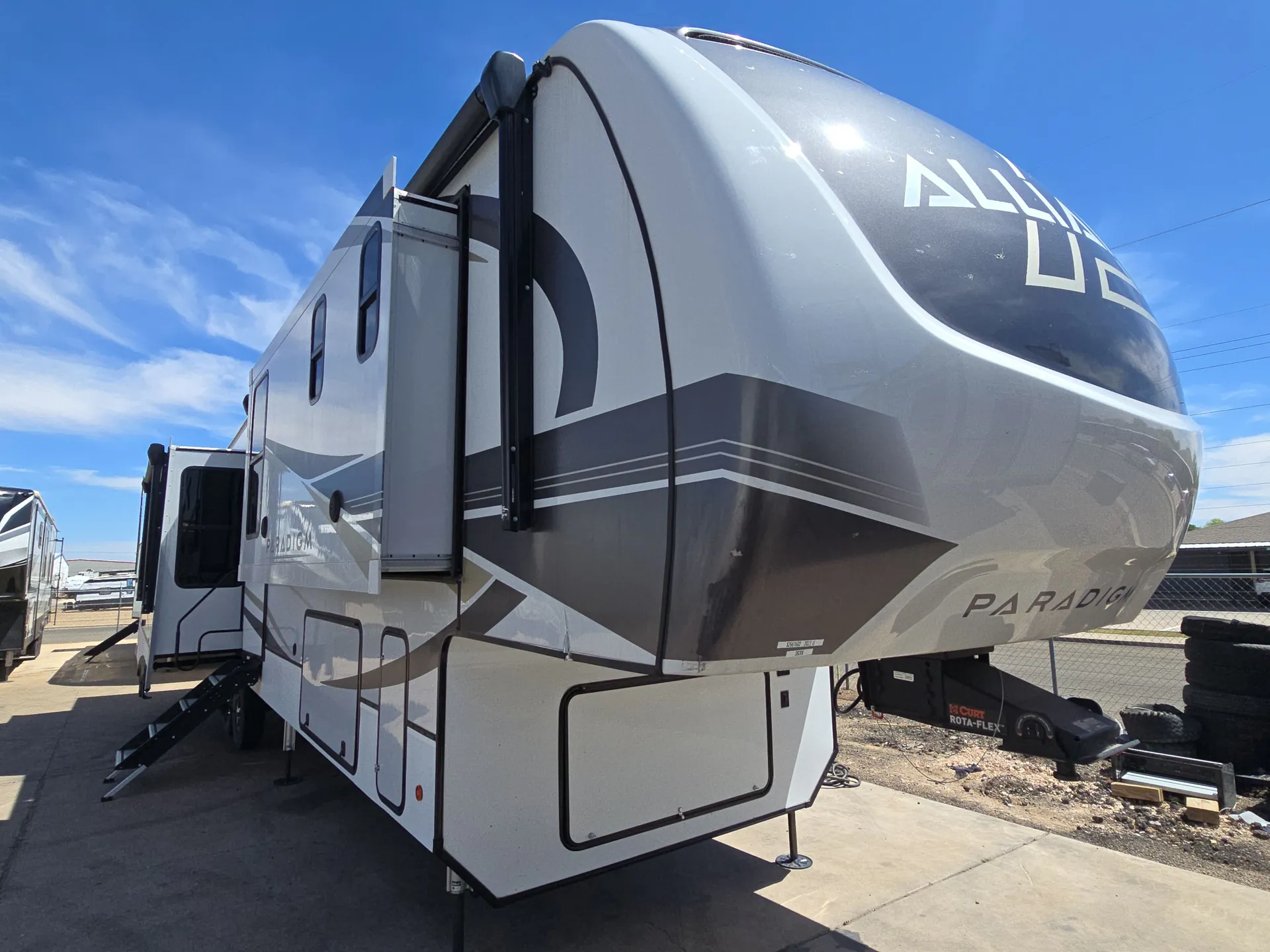 2023 Alliance RV Paradigm 382RK - Photo 2