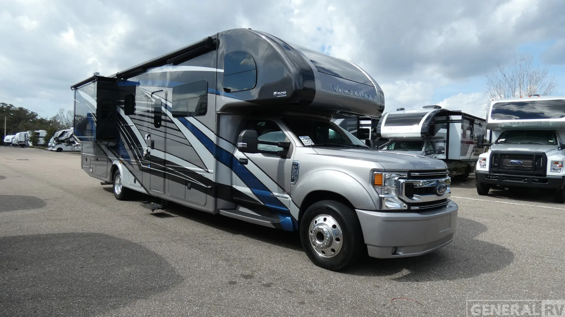 2022 Thor Motor Coach Magnitude BT36 - Photo 2