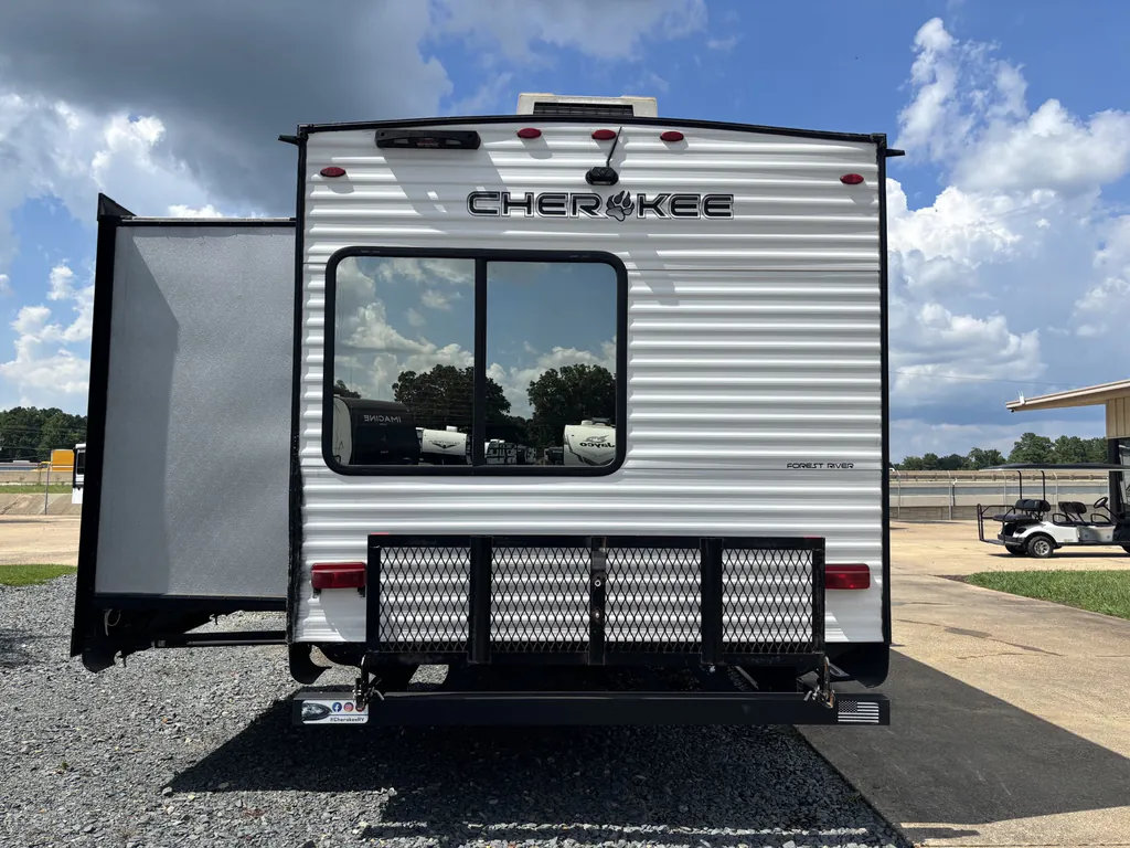 2023 Forest River Cherokee 324TS, Photos photo 7