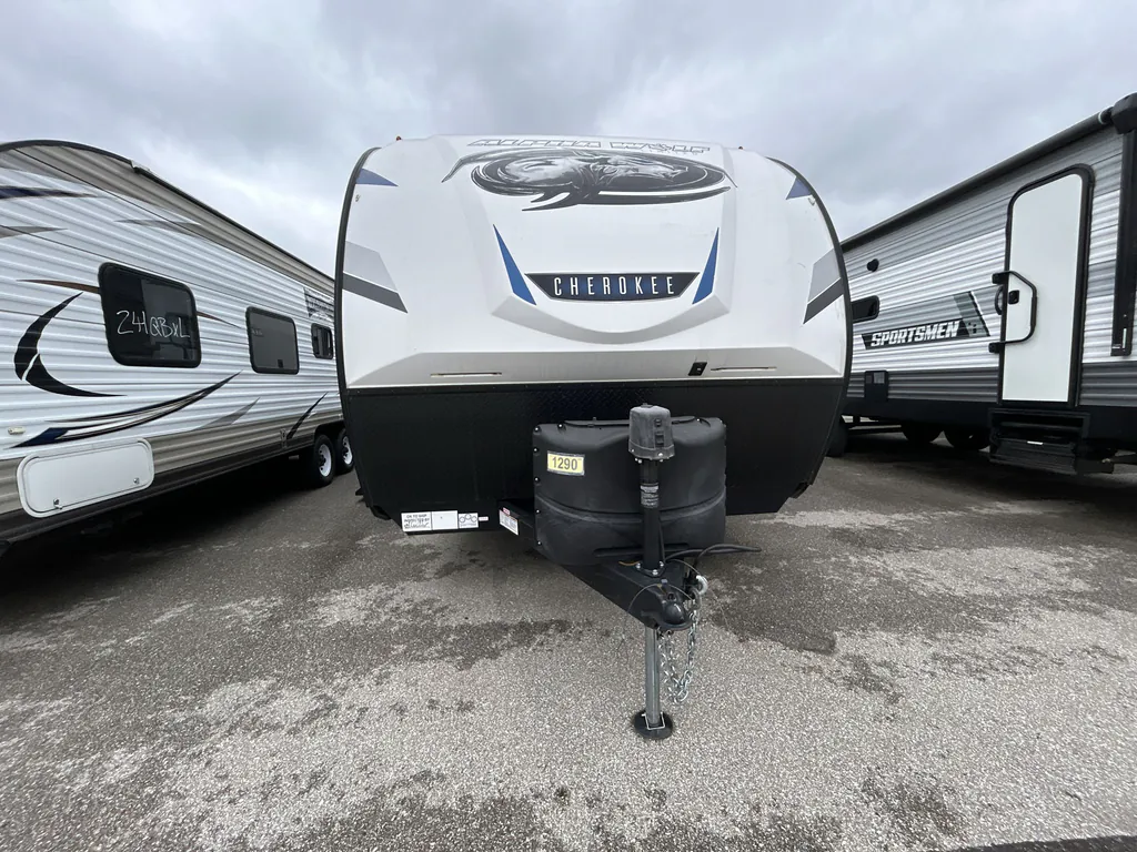 2022 Forest River Cherokee Alpha Wolf 26DBH-L, Photos photo 4