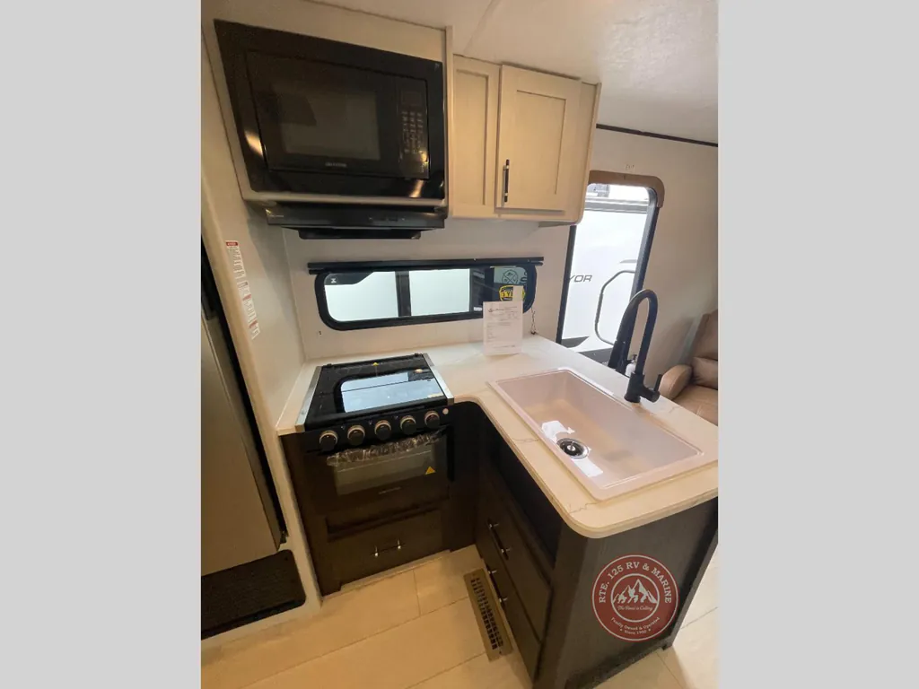 2026 CrossRoads Zinger Lite 260RL, Photos photo 14