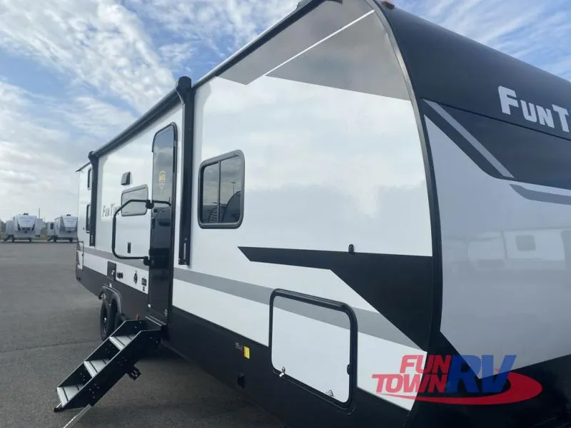 2026 CrossRoads RV Fun Time 27BH - Photo 2