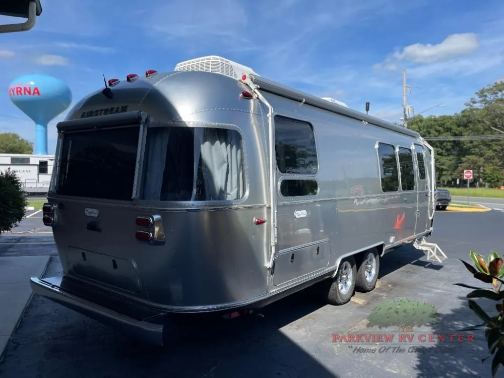 2024 Airstream Flying Cloud 28RB Twin - Photo 3
