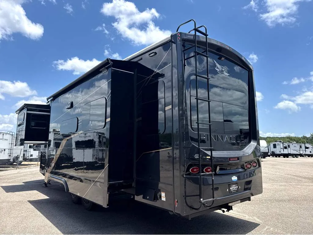 2027 Jayco Pinnacle 32RLTS - Photo 4