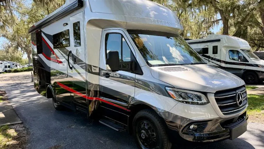 2027 Tiffin Wayfarer 25 PW