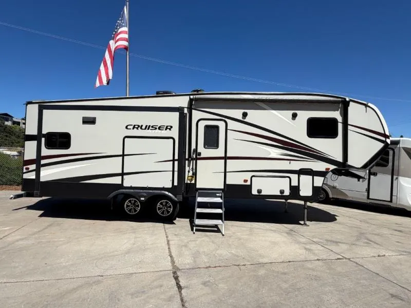 2018 CrossRoads Cruiser Aire 28RD - Photo 3
