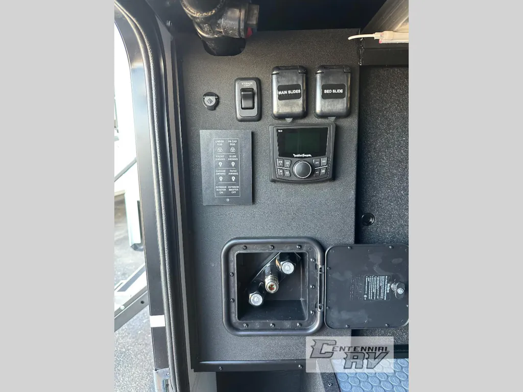 2026 Brinkley Model G 3950, Photos photo 8
