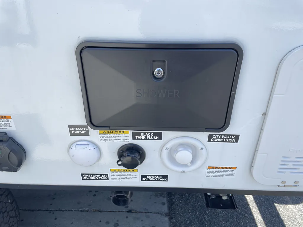 2027 Winnebago Micro Minnie 2108DS, Photos photo 25