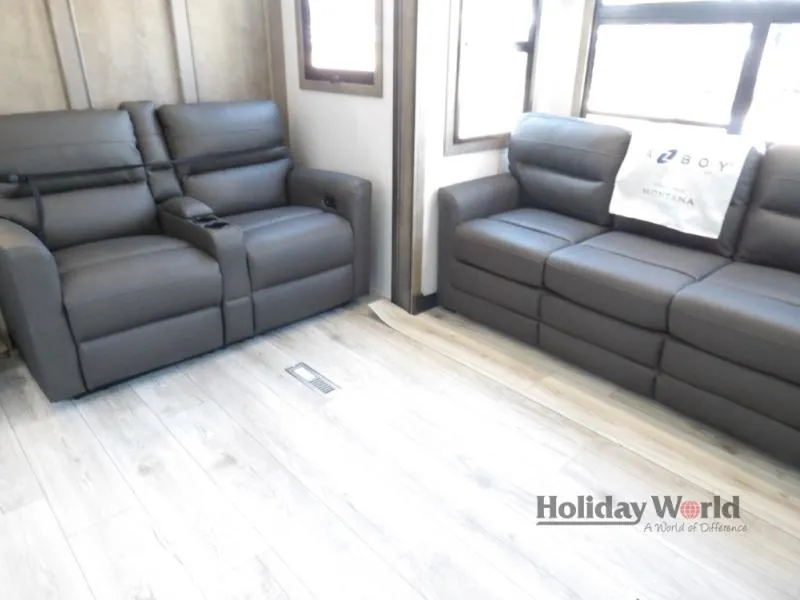 2026 Keystone Montana 3901RK - Photo 3