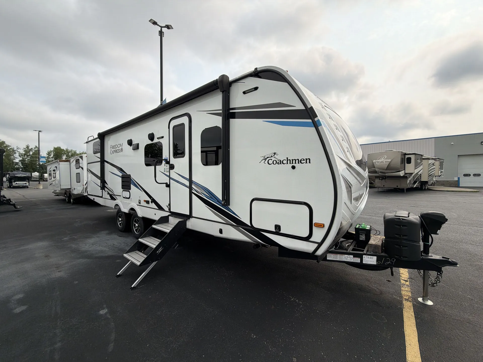 2022 Coachmen Freedom Express Liberty Edition 292BHDSLE - Photo 2