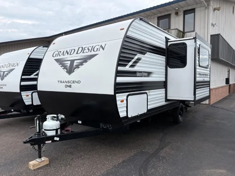 2027 Grand Design Transcend One 161DB - Photo 4