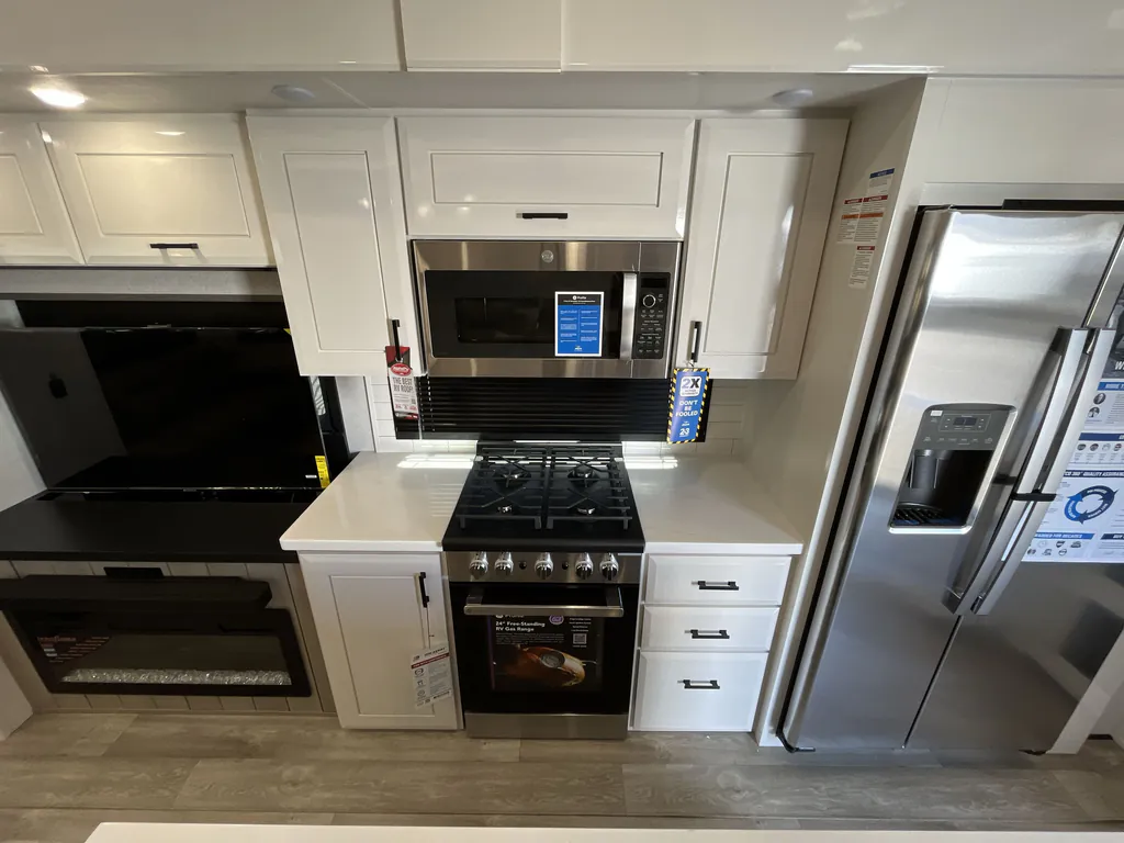 2027 Jayco Pinnacle 32RLTS, Photos photo 11