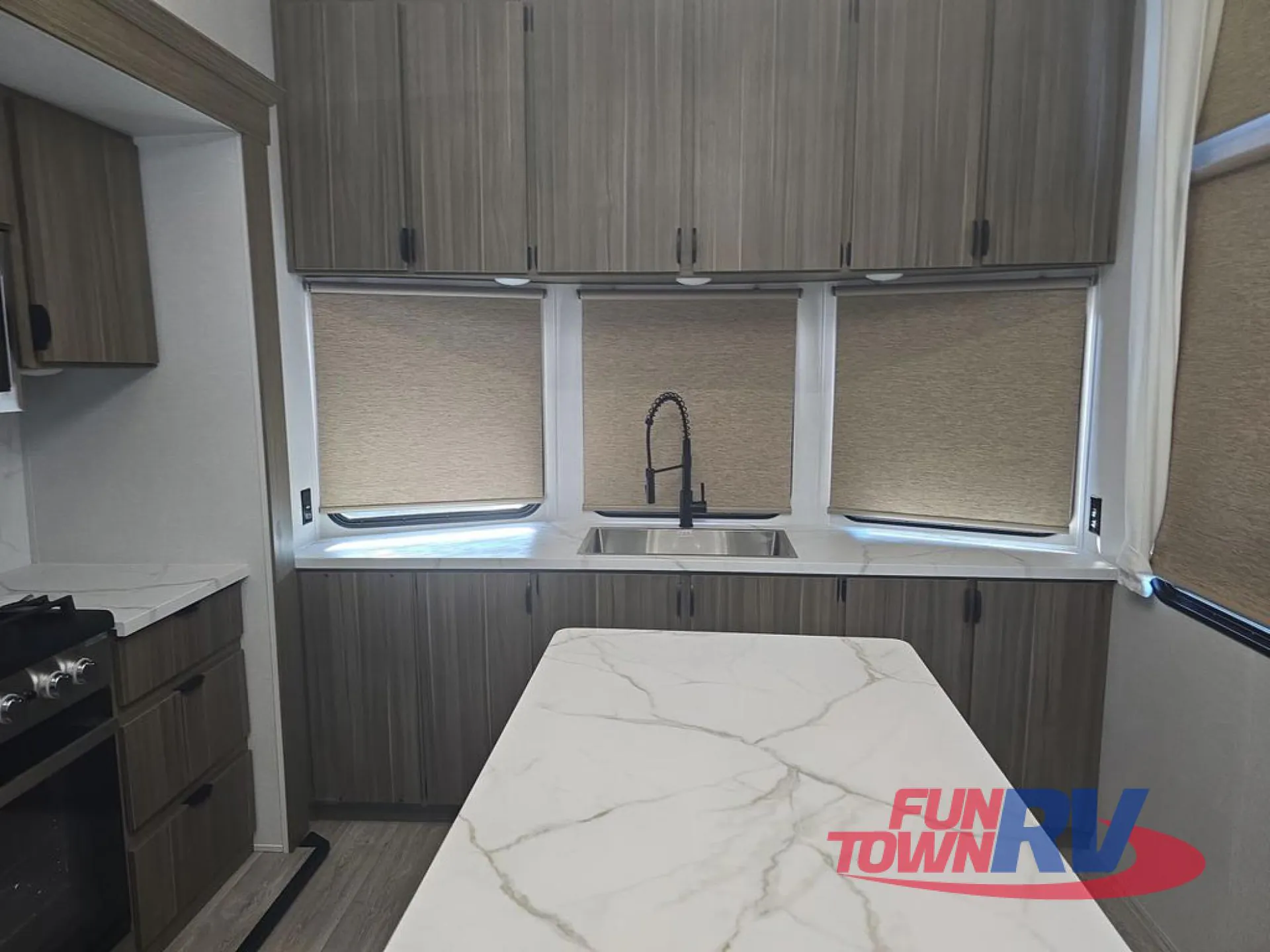 2027 Forest River Salem Grand Villa 40FKP — Photo 6
