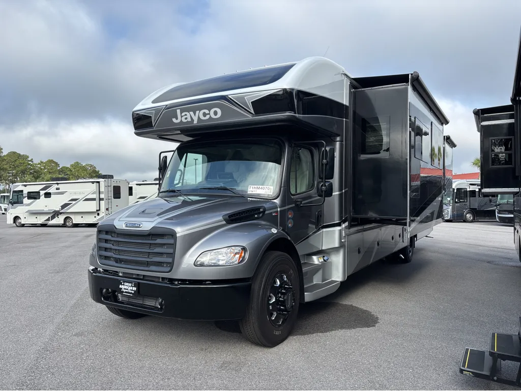 2026 Jayco Seneca 37M - Photo 4