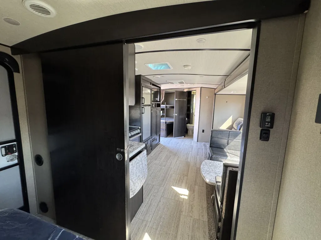 2019 Grand Design Imagine 2800BH, Photos photo 27