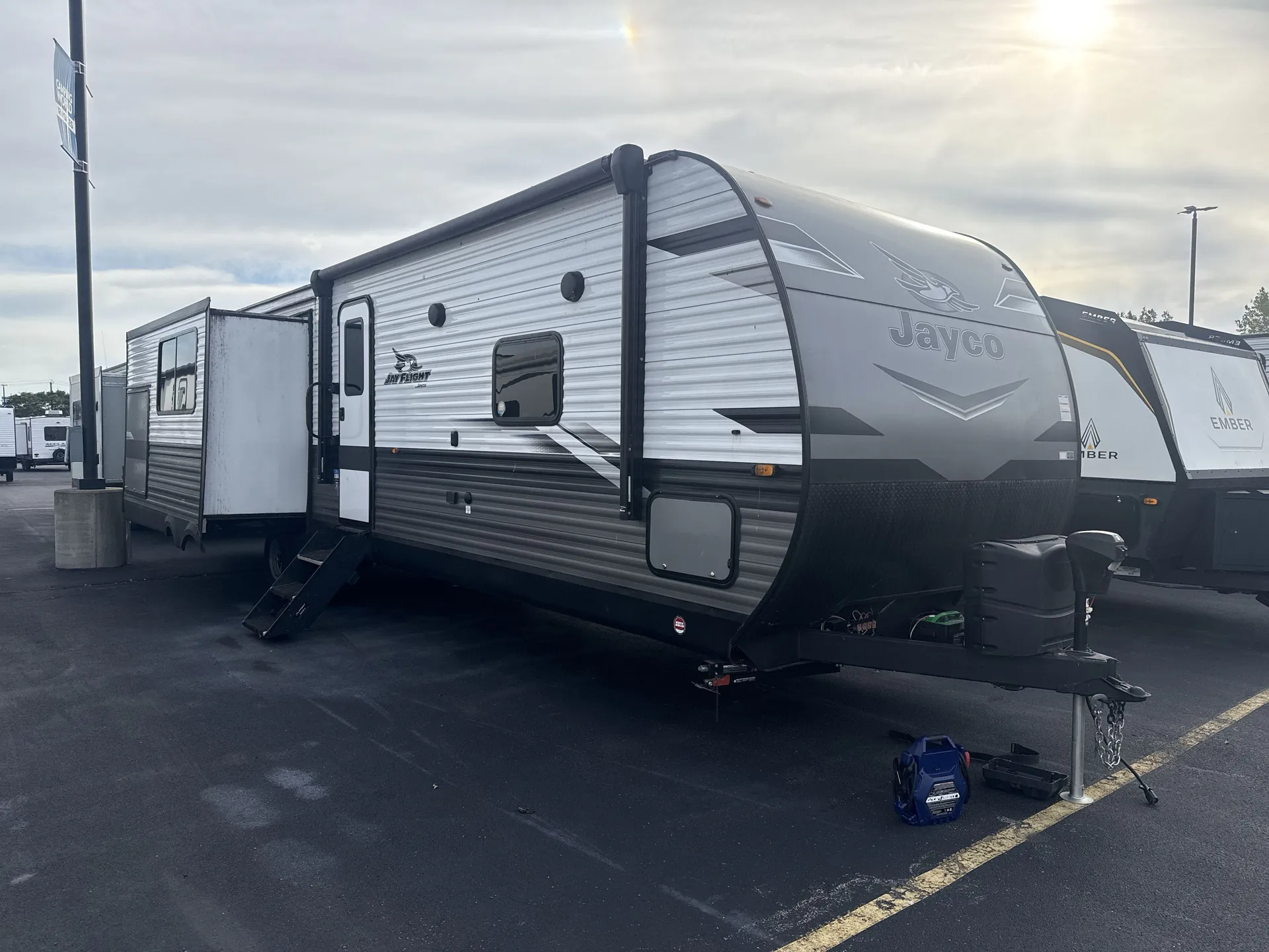 2023 Jayco Jay Flight 340RLK - Photo 2
