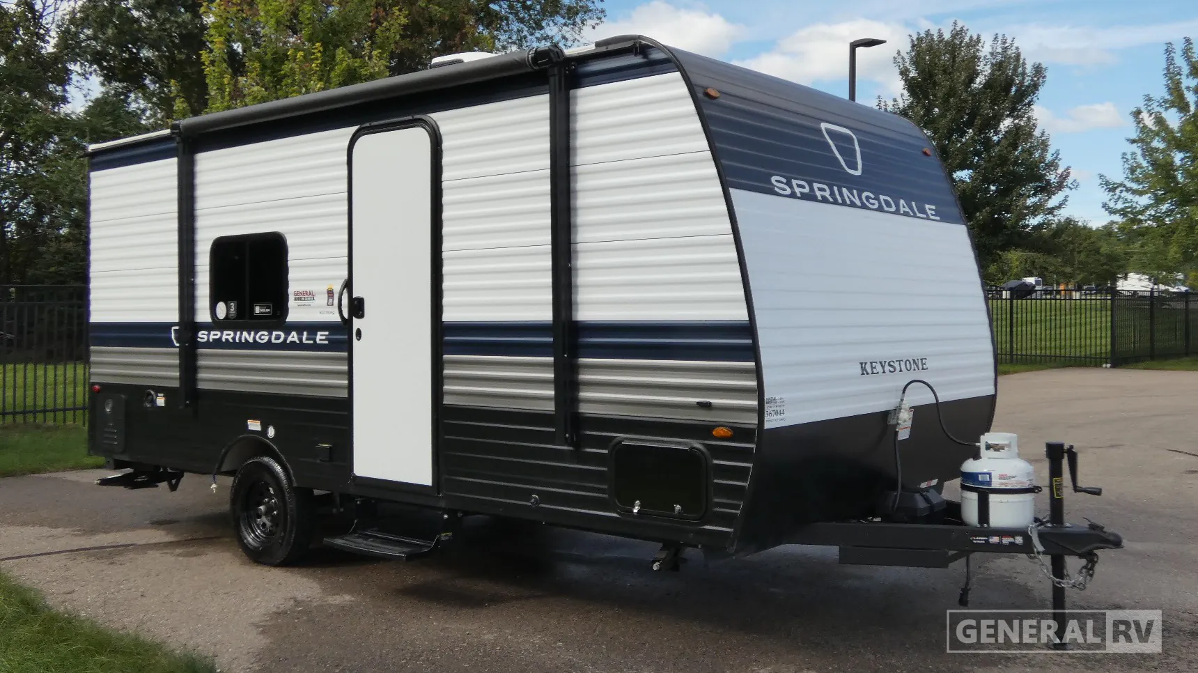 2026 Keystone Springdale Mini 1700FQ - Photo 2