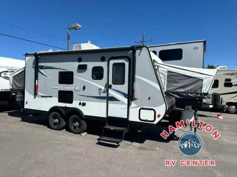 2017 Jayco Jay Feather 7 17XFD - Photo 3