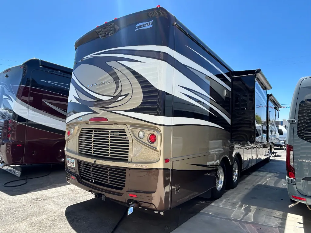 2015 Newmar Ventana 4369 - Photo 3