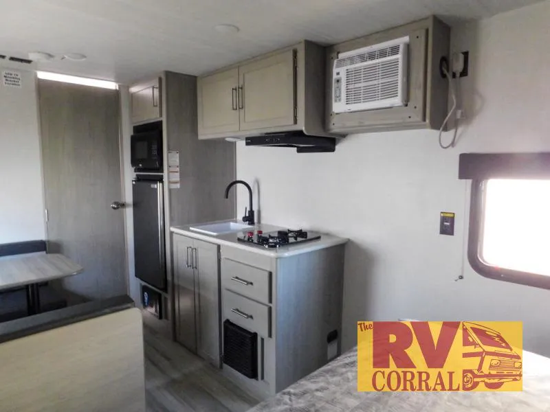 2024 Keystone RV Springdale Classic Mini 1700FQ - Photo 4