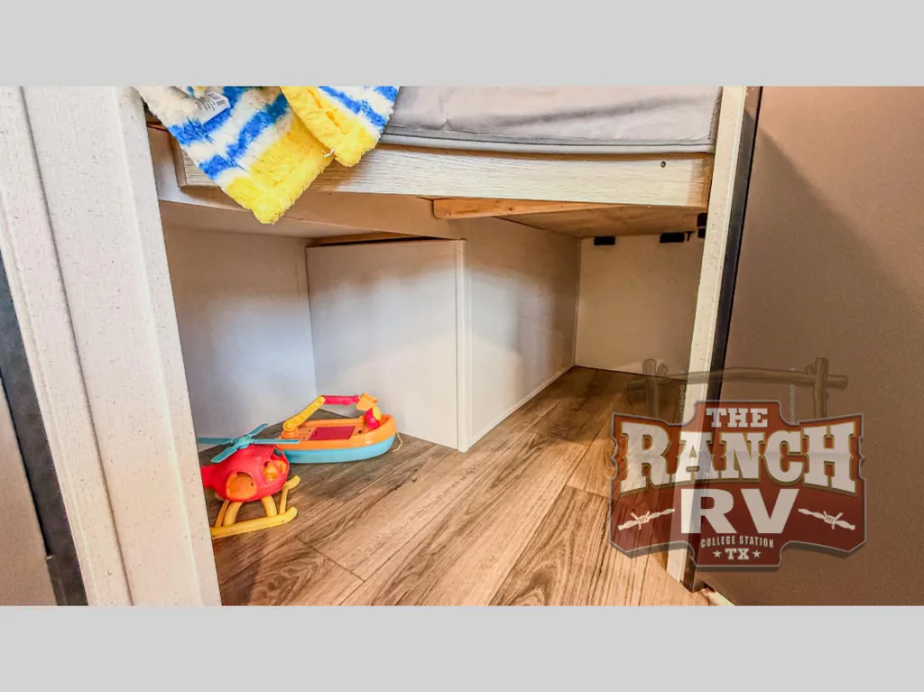 2026 Shasta RVs i-5 Edition 527BHS, Photos photo 12