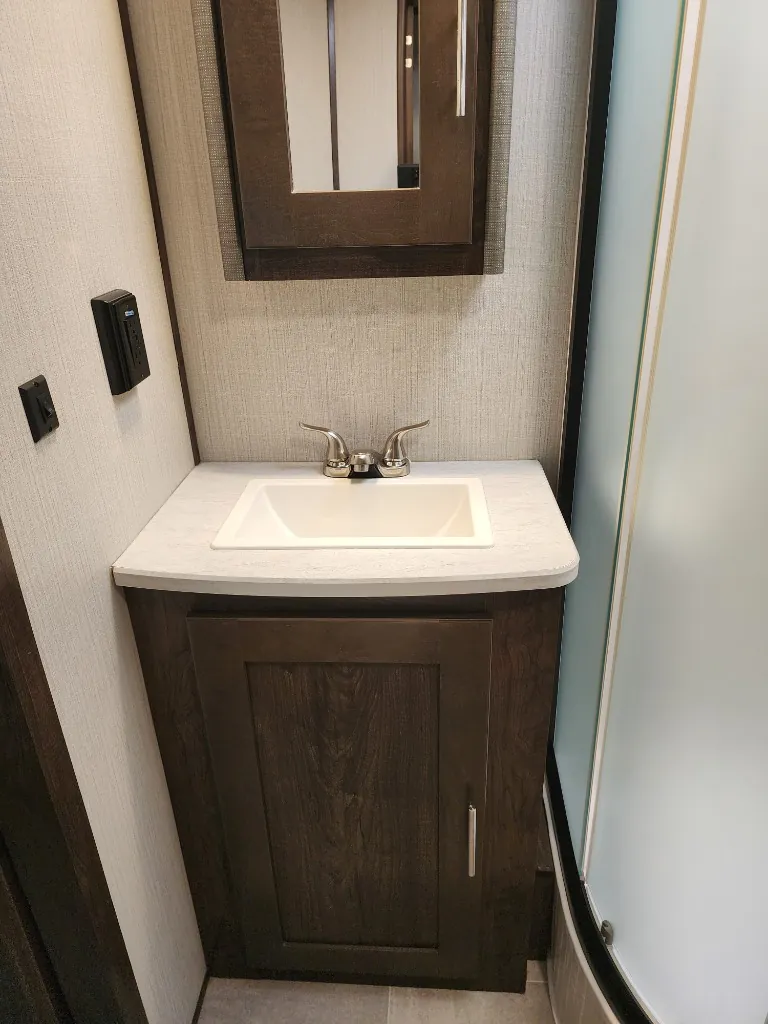 2019 Cruiser RV Radiance 25RL, Photos photo 28