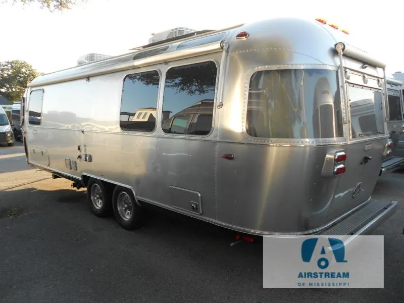 2026 Airstream International 27FB - Photo 4