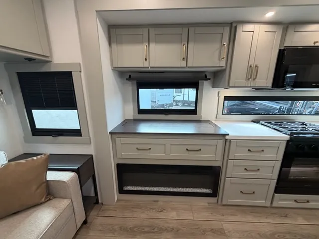2026 Brinkley Model Z 3600, Photos photo 10
