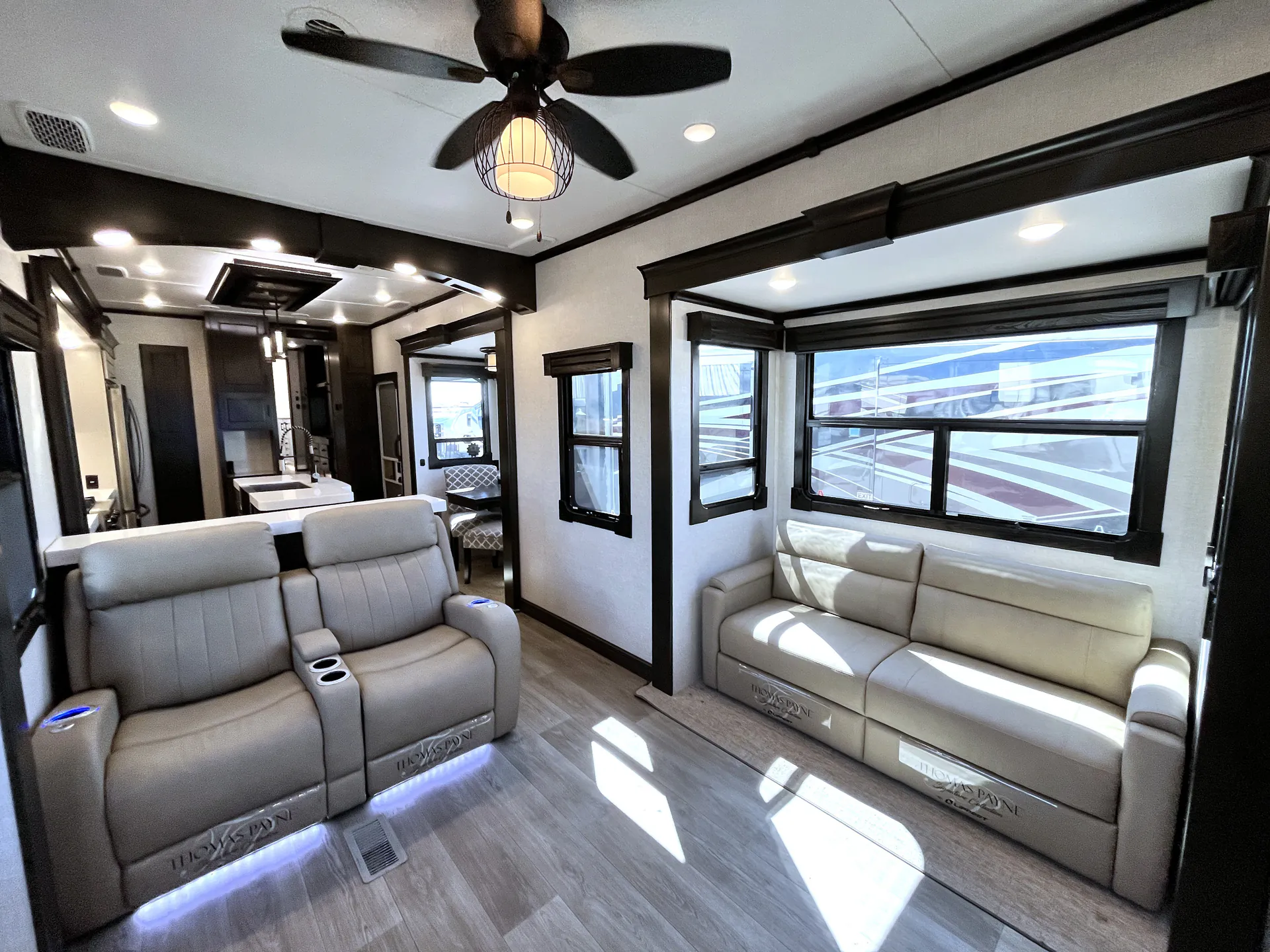 2021 CrossRoads Redwood RW4150RD - Photo 4