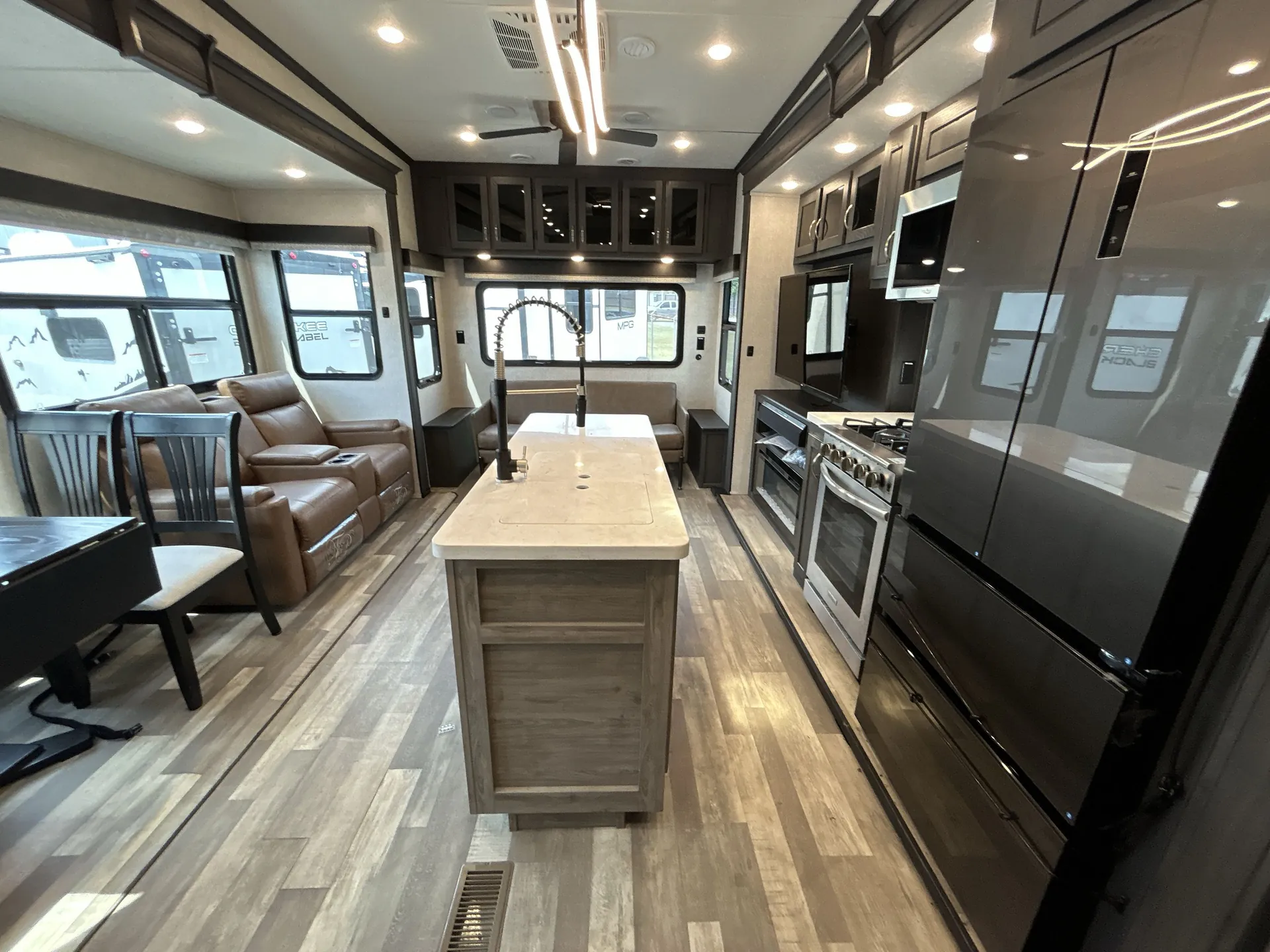 2024 Coachmen Brookstone 398MBL — living area main