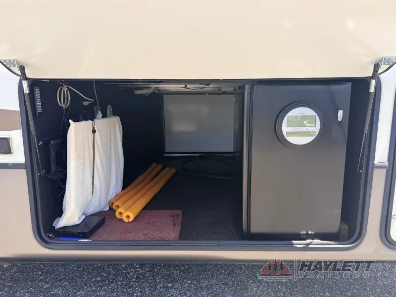 2016 Keystone Montana 3791RD - Photo 3