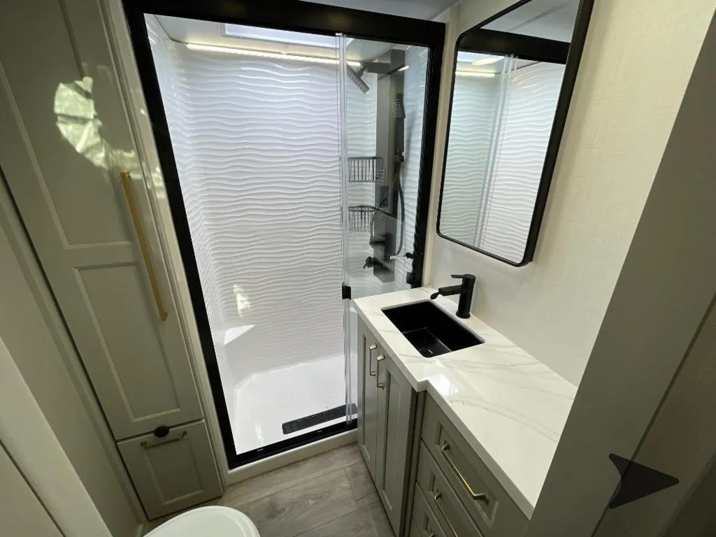 2027 Brinkley Model G 3970, Photos photo 37