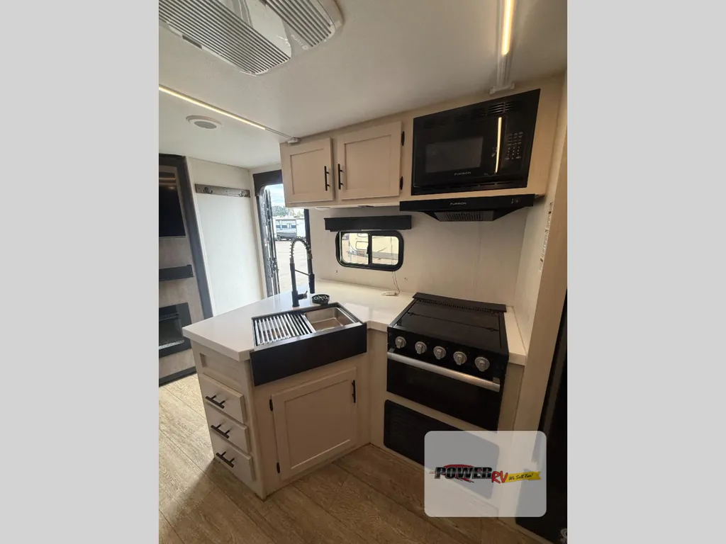 2025 Forest River Cherokee Alpha Wolf 26DBH, Photos photo 18