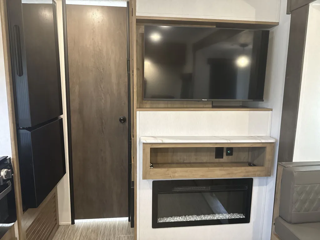 2025 Coachmen Freedom Express Ultra Lite 258BHS, Photos photo 8