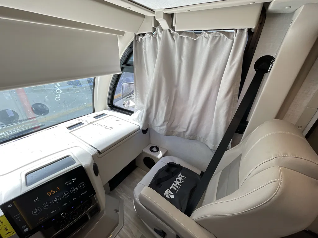 2026 Thor Motor Coach Axis 26.2, Photos photo 16