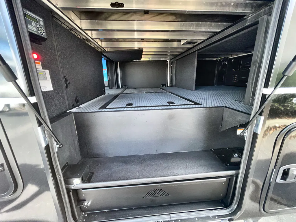 2026 Brinkley Model G 4150, Photos photo 7