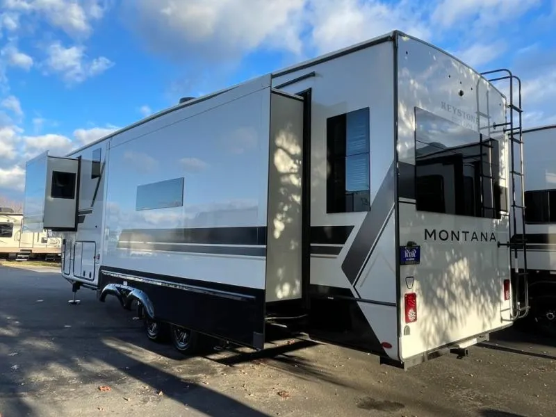 2026 Keystone Montana 3231CK - Photo 4