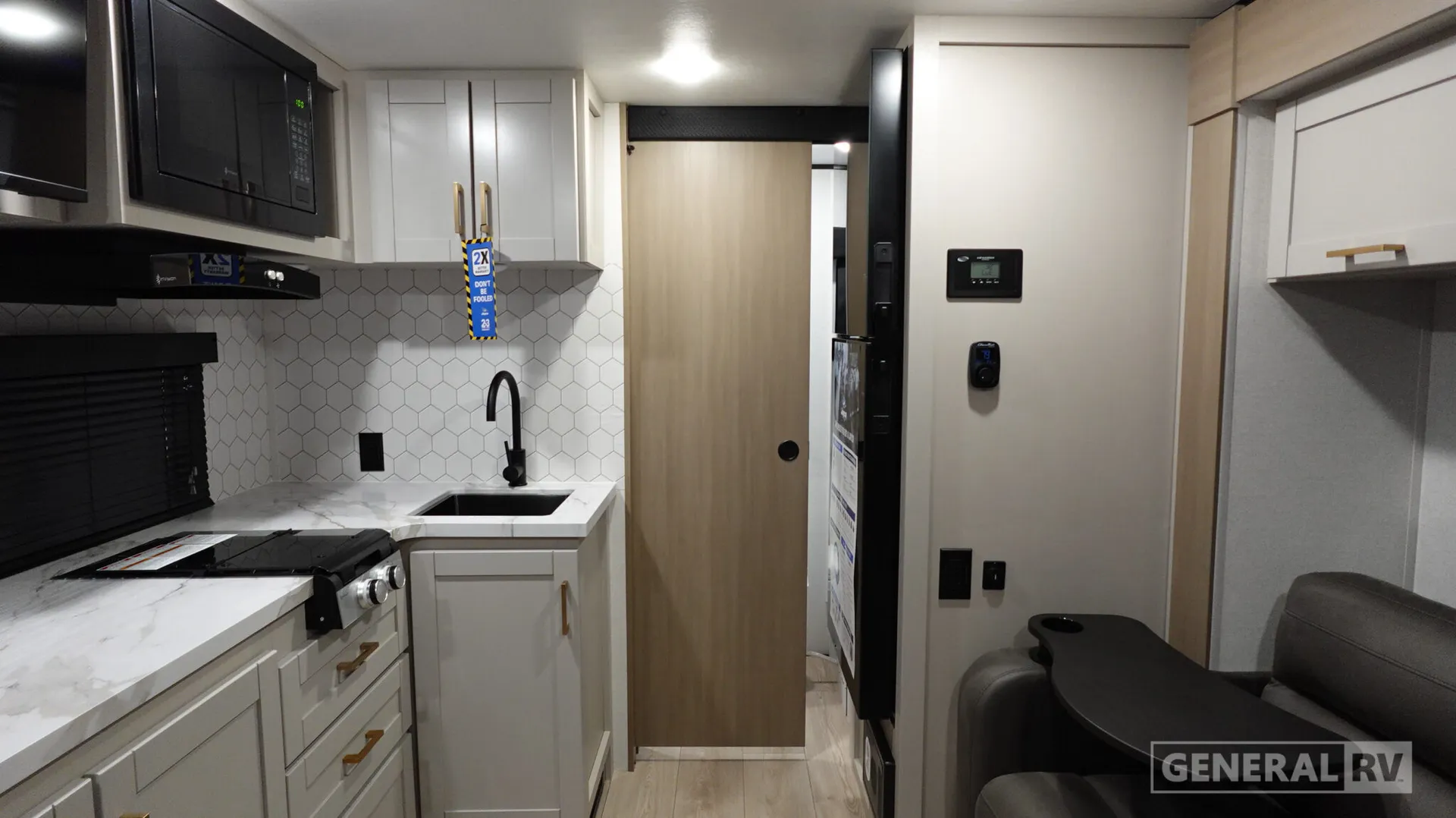 2026 Jayco Jay Feather Air 16RB - Photo 3