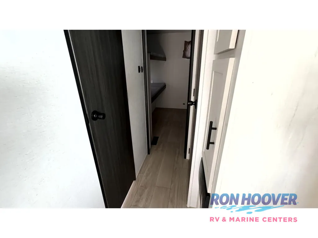2027 Shasta I-5 532BEDS, Photos photo 28