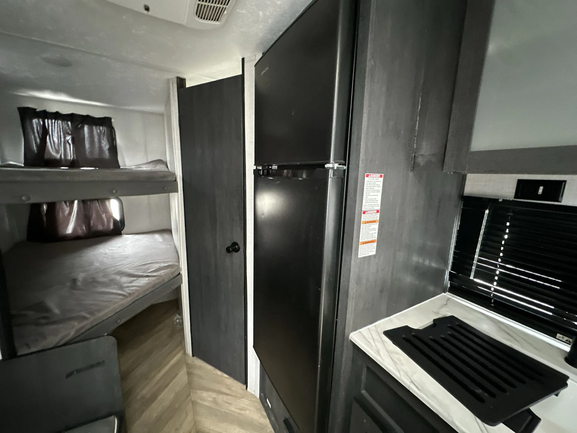 2022 Forest River Ozark 1650BHK — fridge