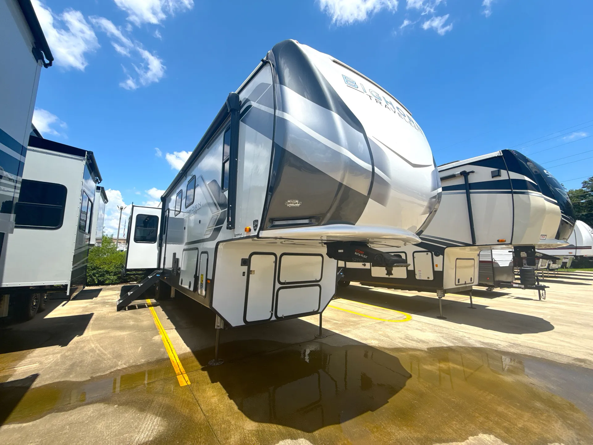 2024 Heartland Bighorn Traveler 37FB - Photo 2