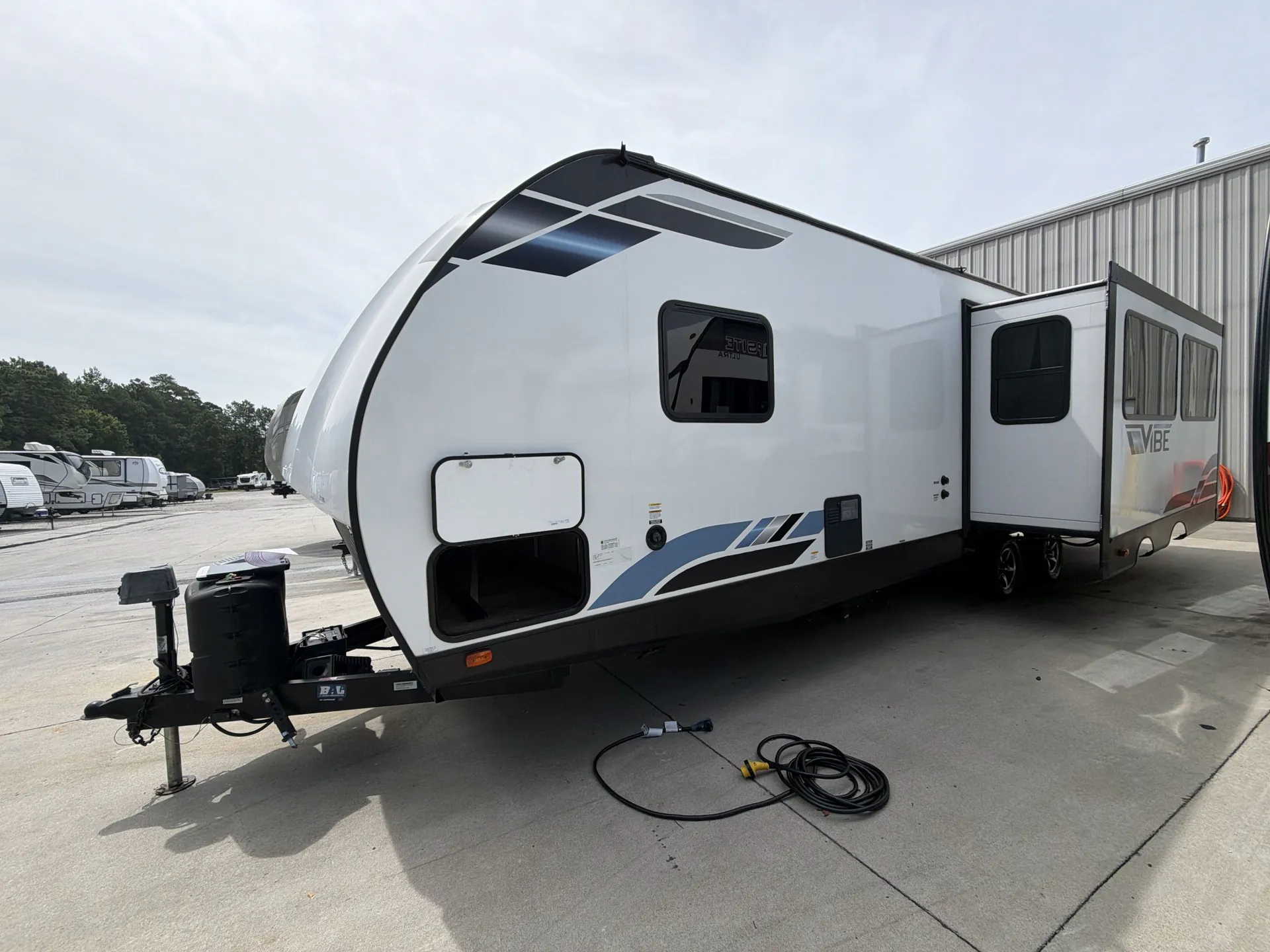 2023 Forest River Vibe 26RK — off campside