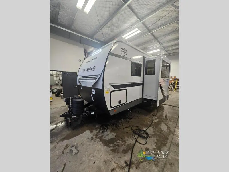 2026 Forest River RV Wildwood Heritage Glen Hyper-Lyte 21RBHL - Photo 3