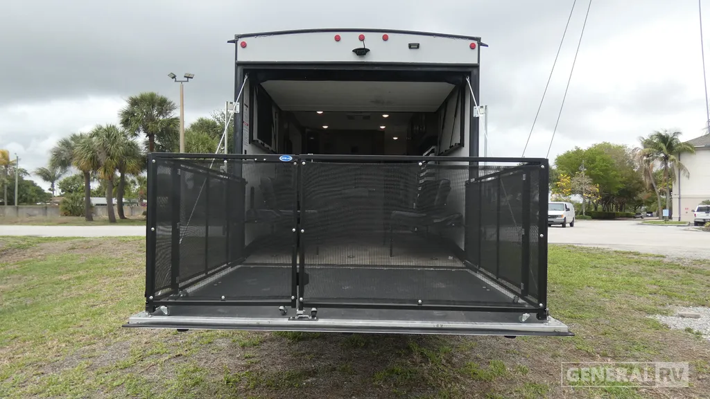 2021 Forest River Vengeance Rogue 26V, Photos photo 22