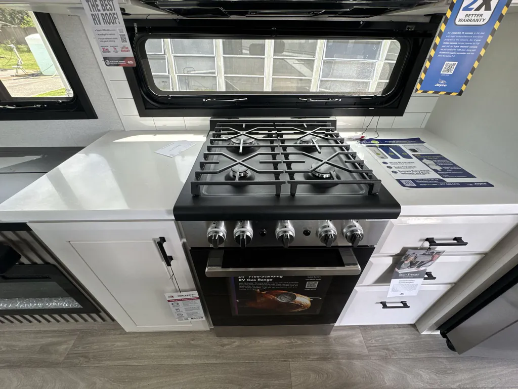 2027 Jayco Pinnacle 36FBTS, Photos photo 14