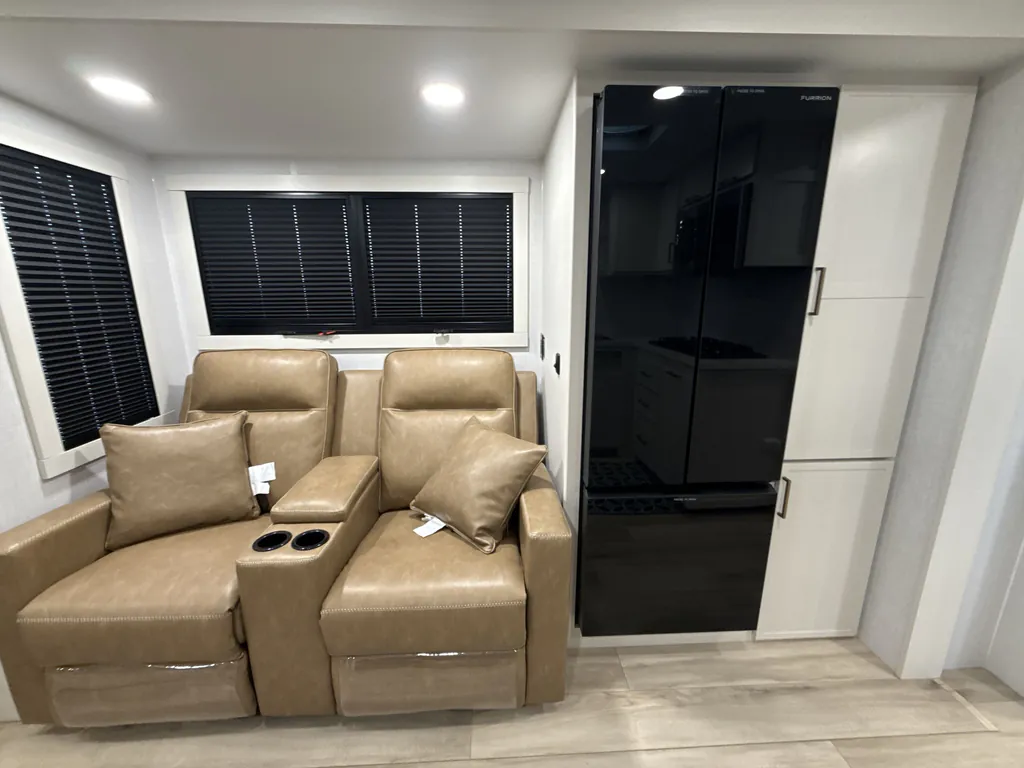 2026 Brinkley Model I 294, Photos photo 8