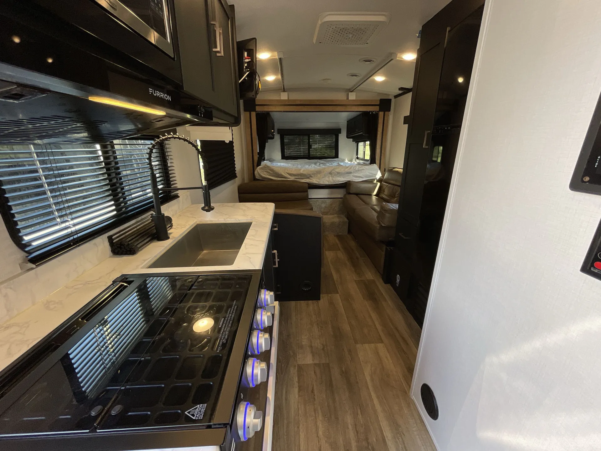 2022 Keystone Outback Ultra-Lite 210URS — bathroom
